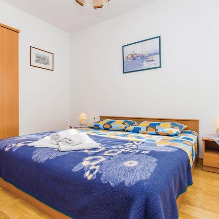 1 Bedroom Awesome Apartment In Malinska Exterior foto