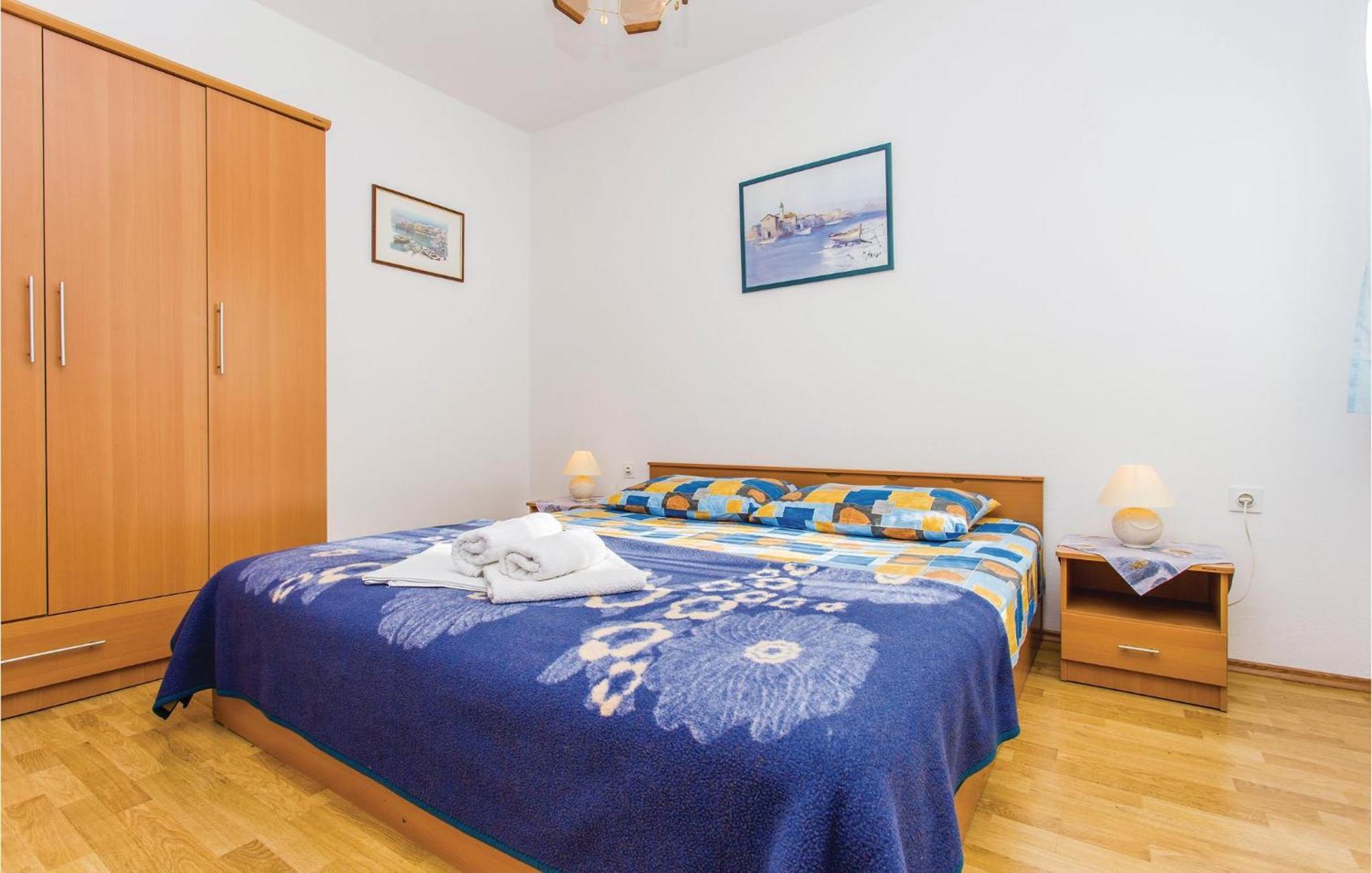 1 Bedroom Awesome Apartment In Malinska Exterior foto