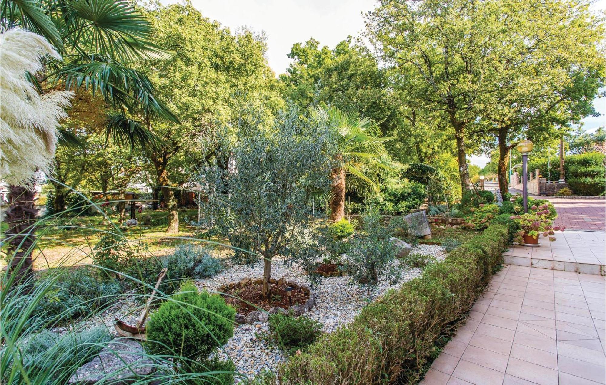 1 Bedroom Awesome Apartment In Malinska Exterior foto