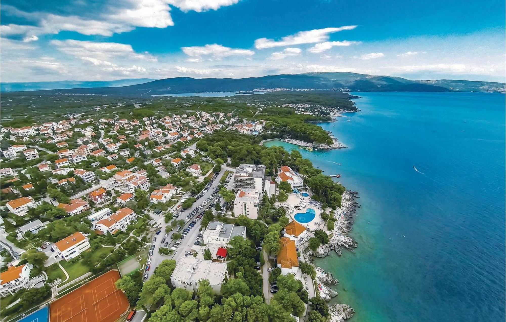 1 Bedroom Awesome Apartment In Malinska Exterior foto