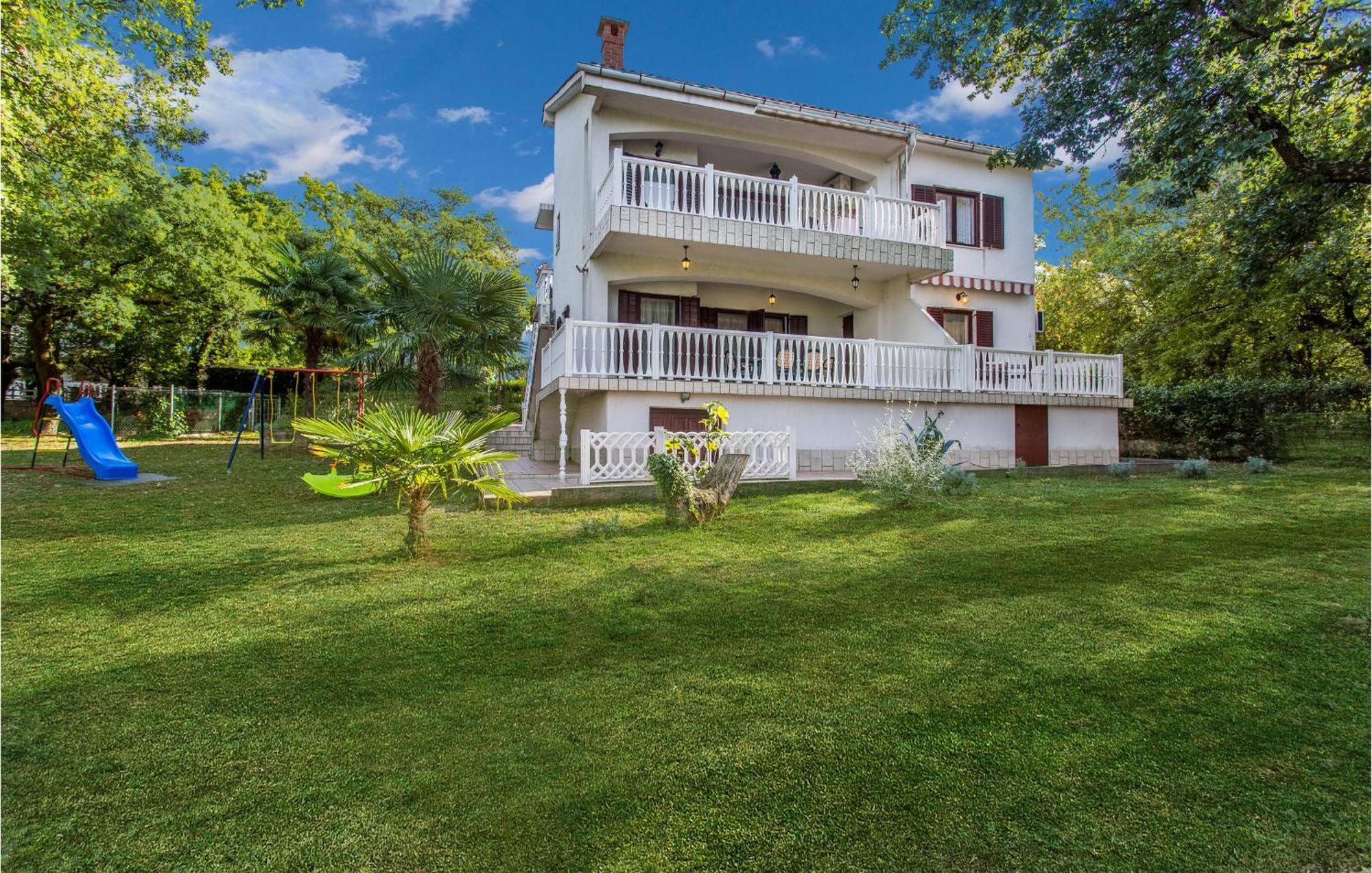1 Bedroom Awesome Apartment In Malinska Exterior foto